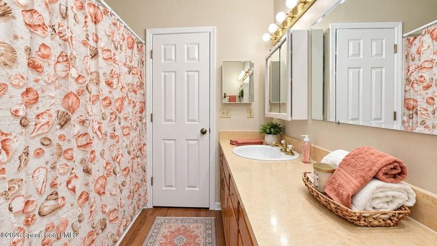 tub/shower combo